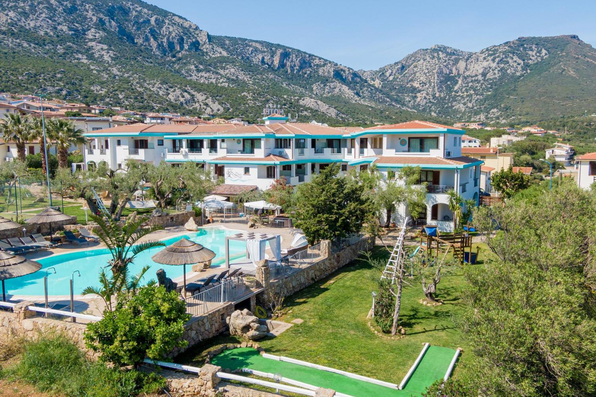 I Ginepri Hotel Cala Gonone Eksteriør bilde